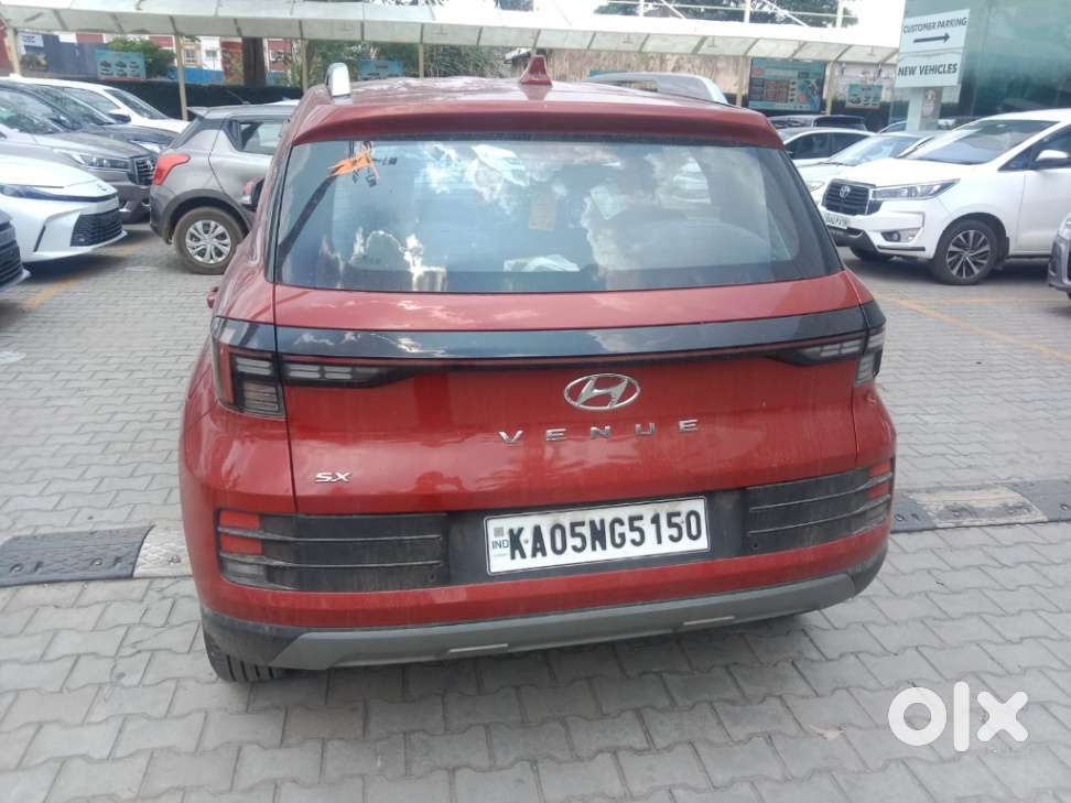 Hyundai Venue Sx Mt, 2023, Petrol
