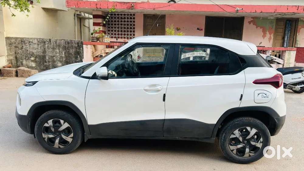 Tata Punch 2022  2nd Base Model Petrol 24700 Km Driven