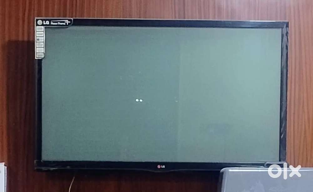 LG TV 44 INCHES
