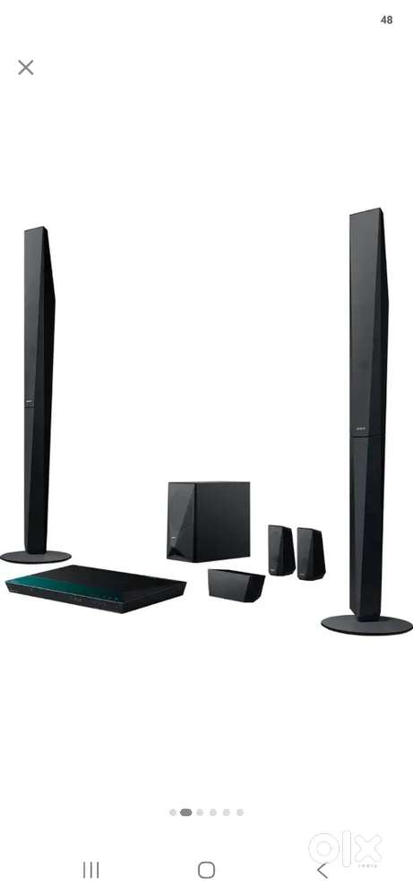 Sound bar with projector