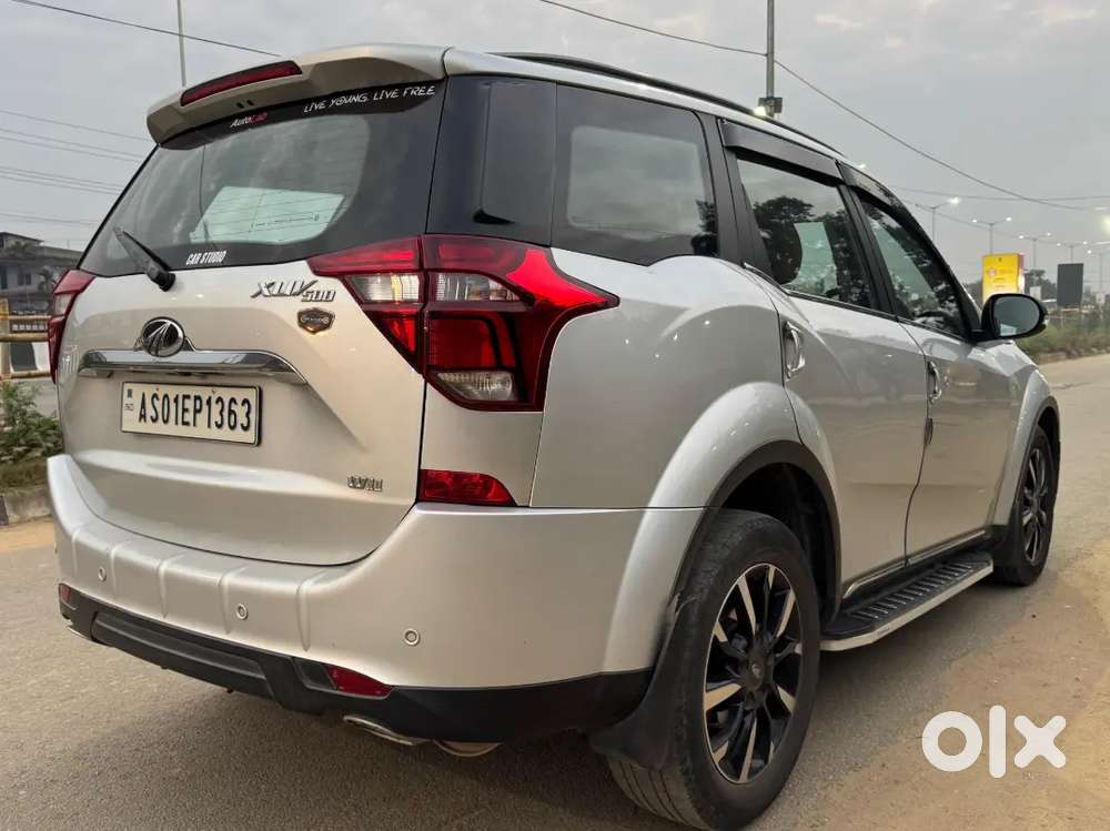 Mahindra Xuv 500 W11