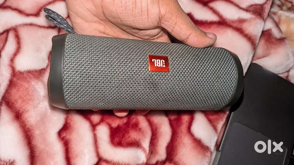 Title: JBL Flip Essential 2 &ndash; 8 Months Old, Excellent Condition