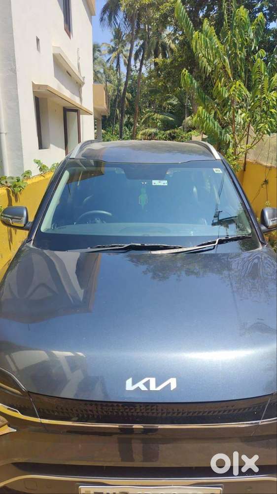 Kia Carens 2023  1st Owner  40,000 Km  Excellent Condition