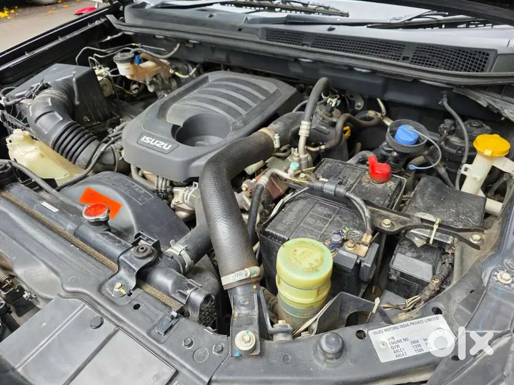 2022 Isuzu V-cross 2wd At Z  37,750 Km  Auto Diesel  Insurance 2026