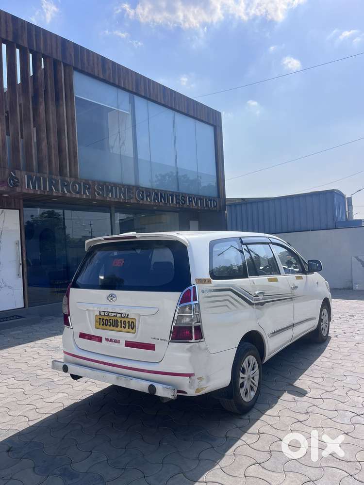 Toyota Innova 2.5 G (diesel) 8 Seater, 2016, Diesel