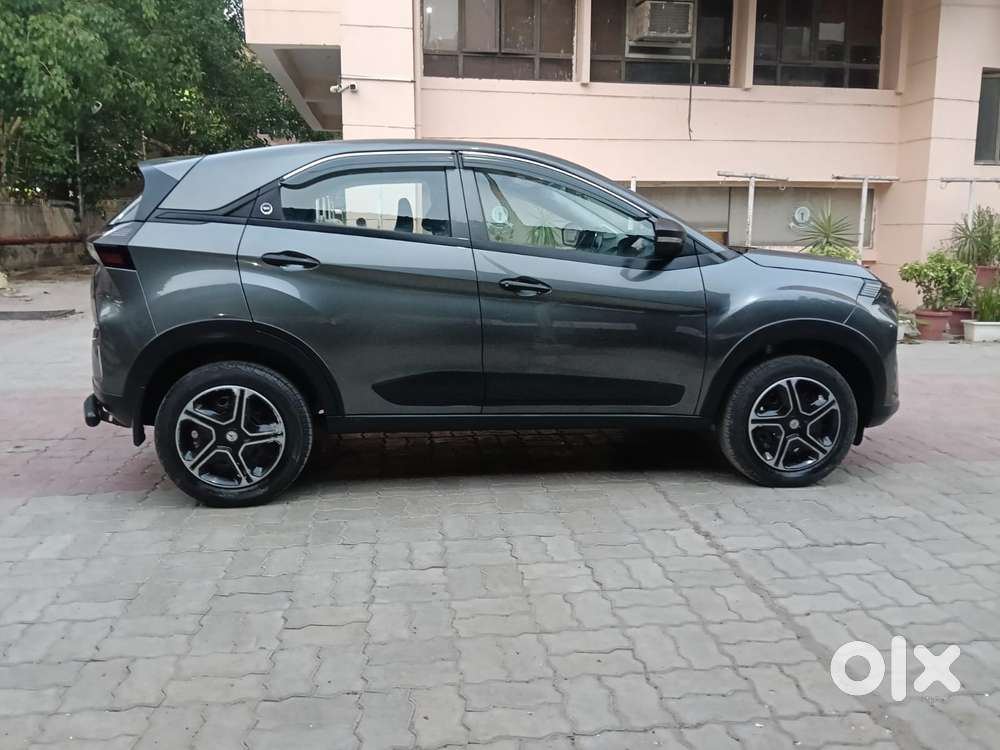 Tata Nexon Smart Plus S 1.2 Revotron Petrol 5 Mt, 2024, Cng & Hybrid..