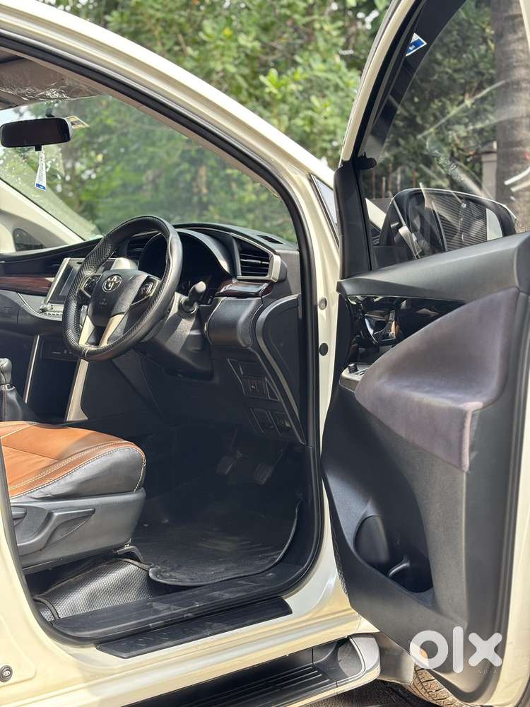 Toyota Innova Crysta 2.4 V 8 Str, 2018, Diesel