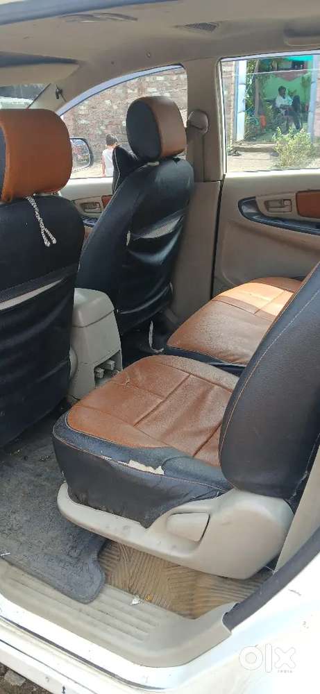 Toyota Innova 2011