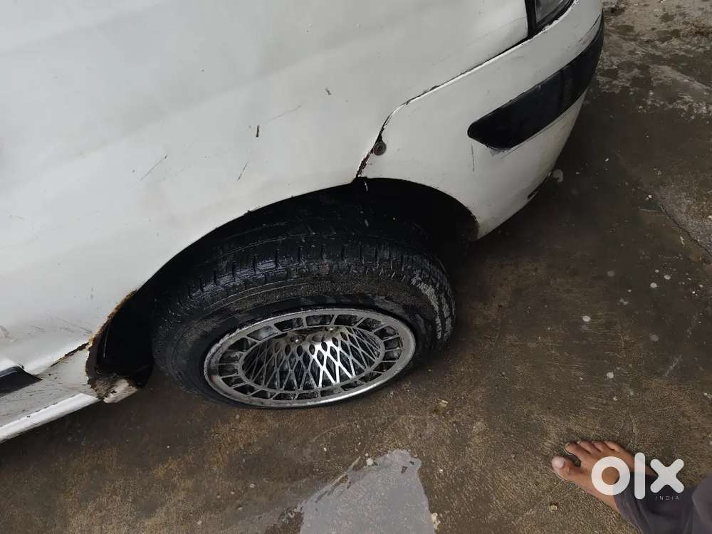 Best Condition Best Ac Cooling New Tyre