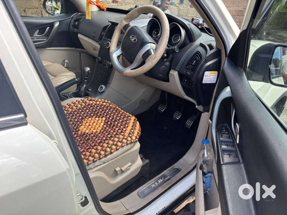 Mahindra Xuv500 (2015)