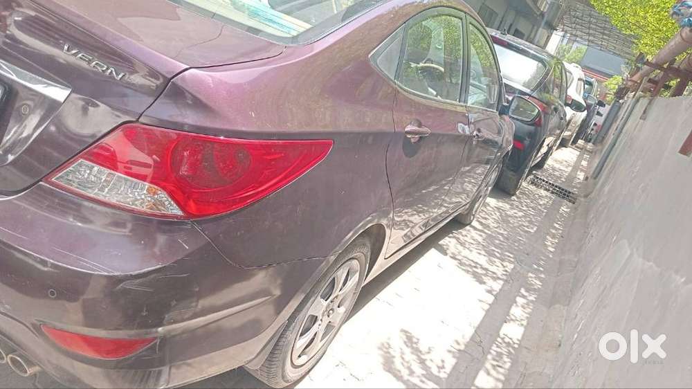Hyundai Petrol Verna Car