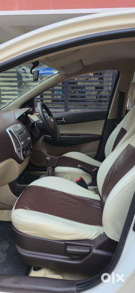 Hyundai I20 Petrol Cvt Magna Executive, 2012, Petrol