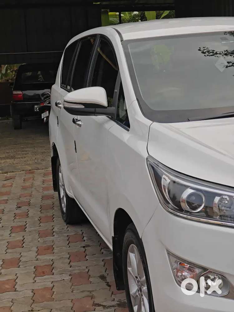 Toyota Innova Crysta 2017 Diesel Well Maintained