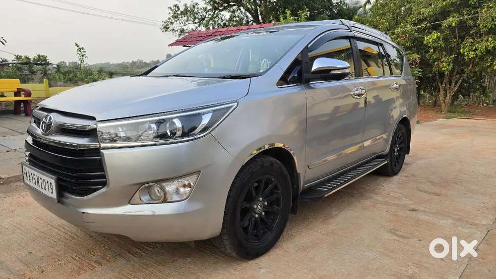 Toyota Innova Crysta 2017 Diesel 98000 Km Driven