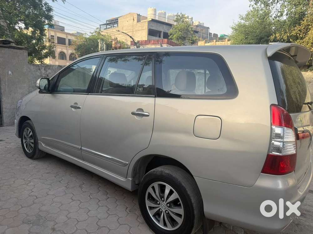 Toyota Innova Diesel 239000 Km Driven