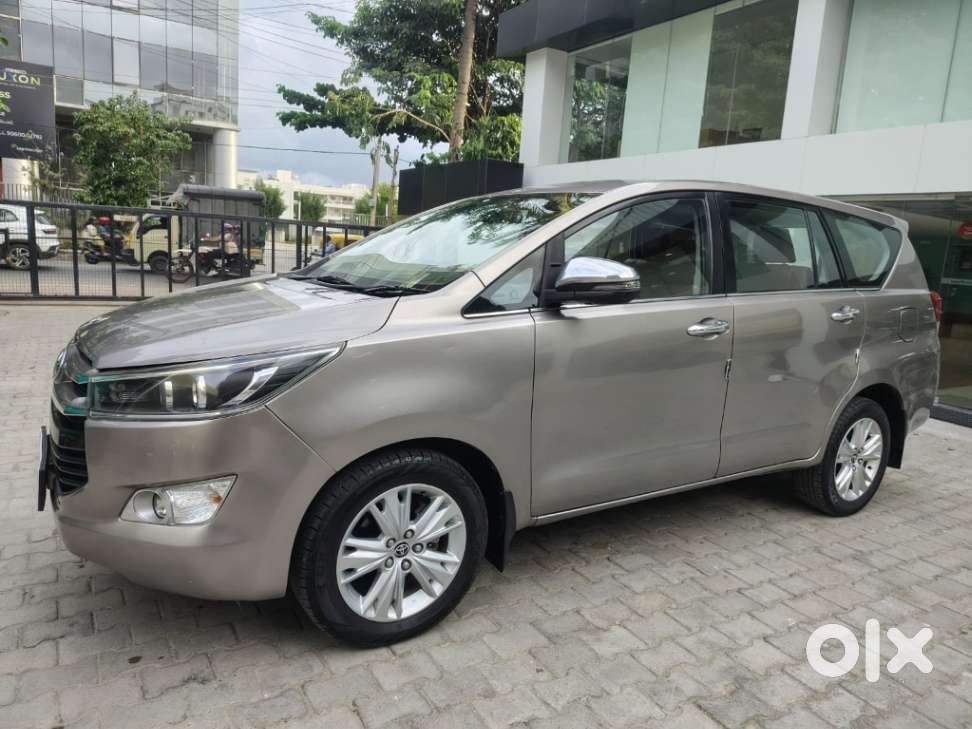 Toyota Innova Crysta 2.8z Automatic, 2019