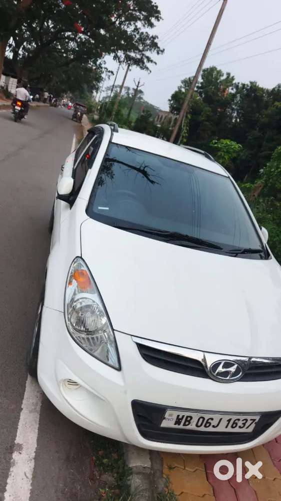 Hyundai I20 Sportz 2012 Manual = Life Time Tax ...