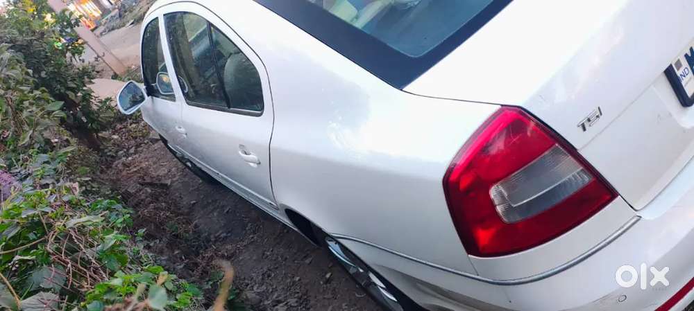 Skoda Laura 2011 Petrol Well Maintained