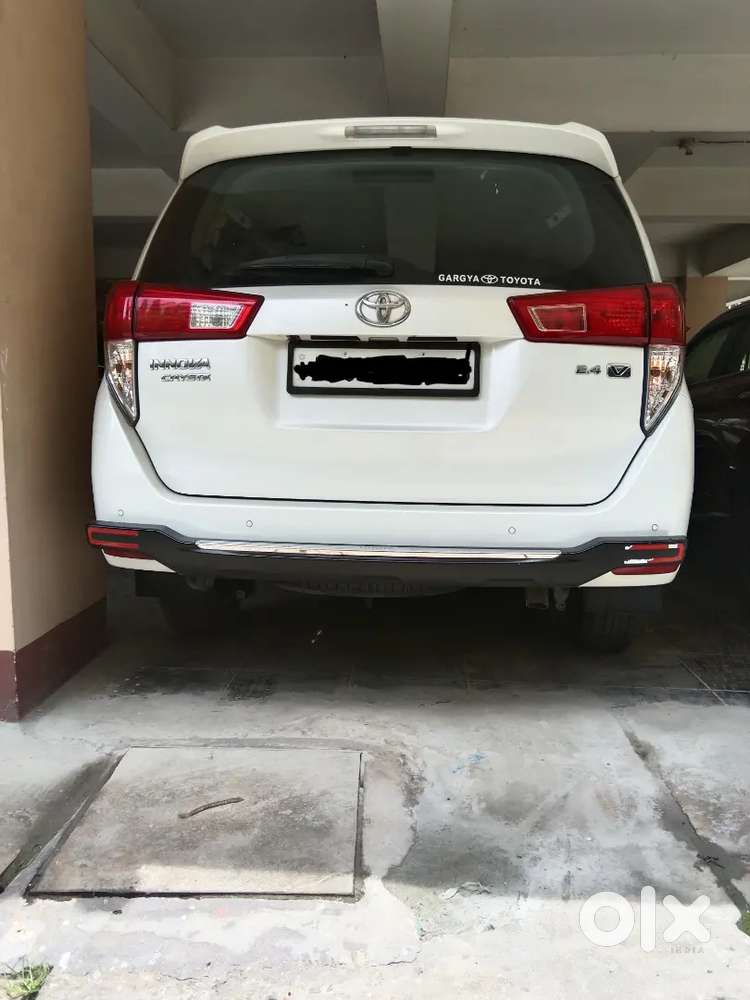 Toyota Innova Crysta 2023