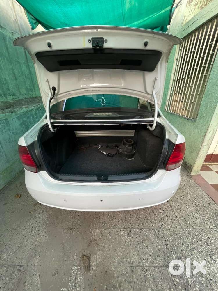 Volkswagen Petrol 2011 Car