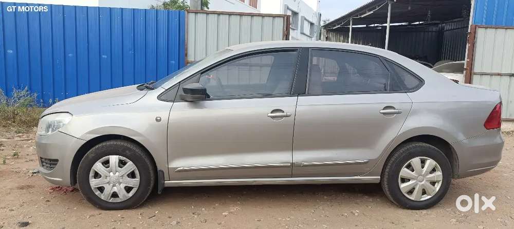 Skoda Rapid 1.6 Active 2013