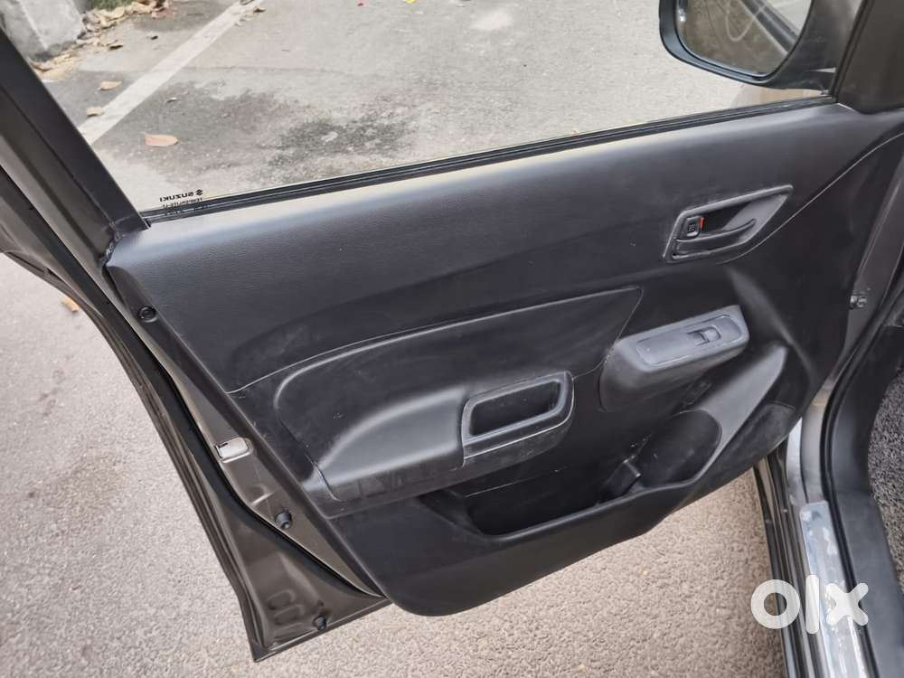 Maruti Suzuki Swift Lxi Optional-o, 2022, Petrol