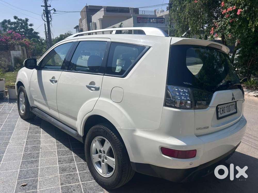 Mitsubishi Outlander 2011 Petrol Well Maintained