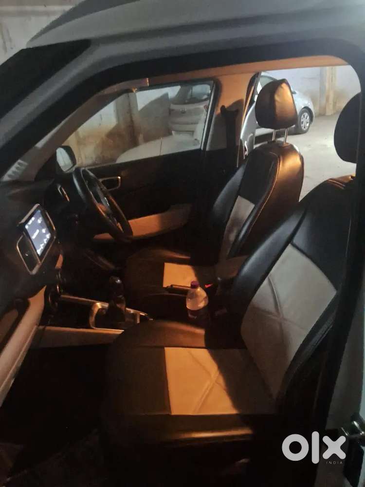 Hyundai Venue S (aug 2024)  16k Km Only  Single Handed  Like New