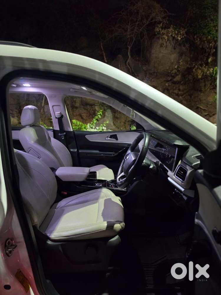 Mahindra Xuv700 2022 Petrol 95000 Km Driven