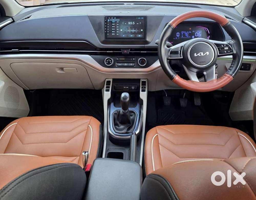 Kia Carens G 1.5 6mt Premium (o) 7-seater, 2023, Petrol