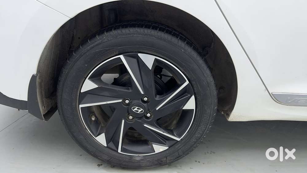 Hyundai Verna 1.5 Sx (o) Vtvt Ivt, 2021, Petrol