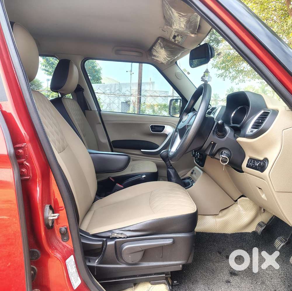 Mahindra Tuv 300 T10 Opt Dual Tone, 2017, Diesel