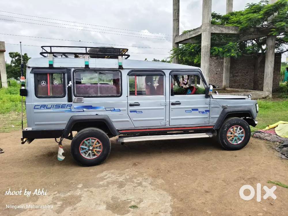 Force Motors Trax Cruiser 2011 कार