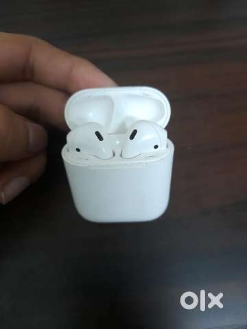 Apple airpods 1st generation good condition Accessories