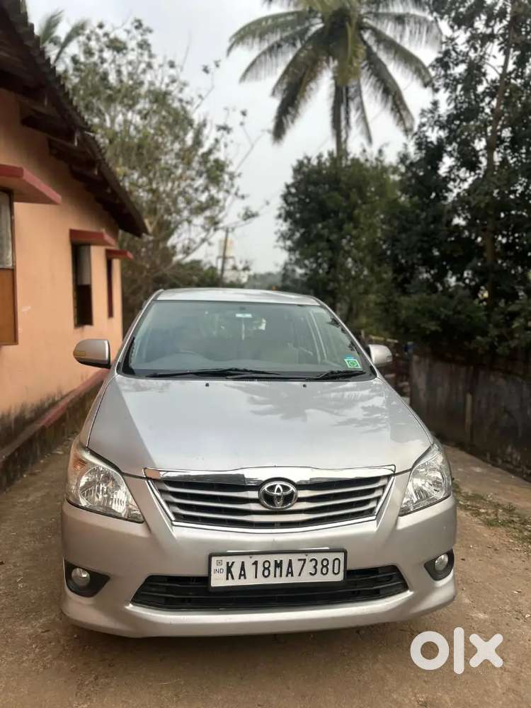 Toyota Innova Diesel 2012 8 Str