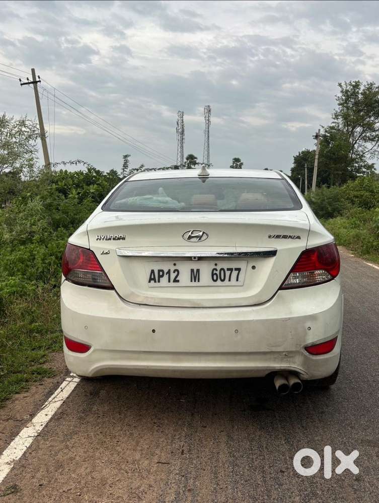 Hyundai Fluidic Verna Diesel 185000 Km Driven