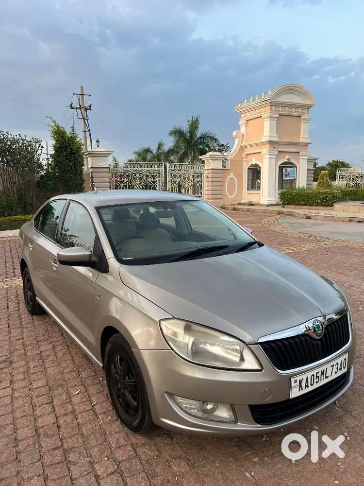 Skoda Rapid 1.6 Ambition 2012