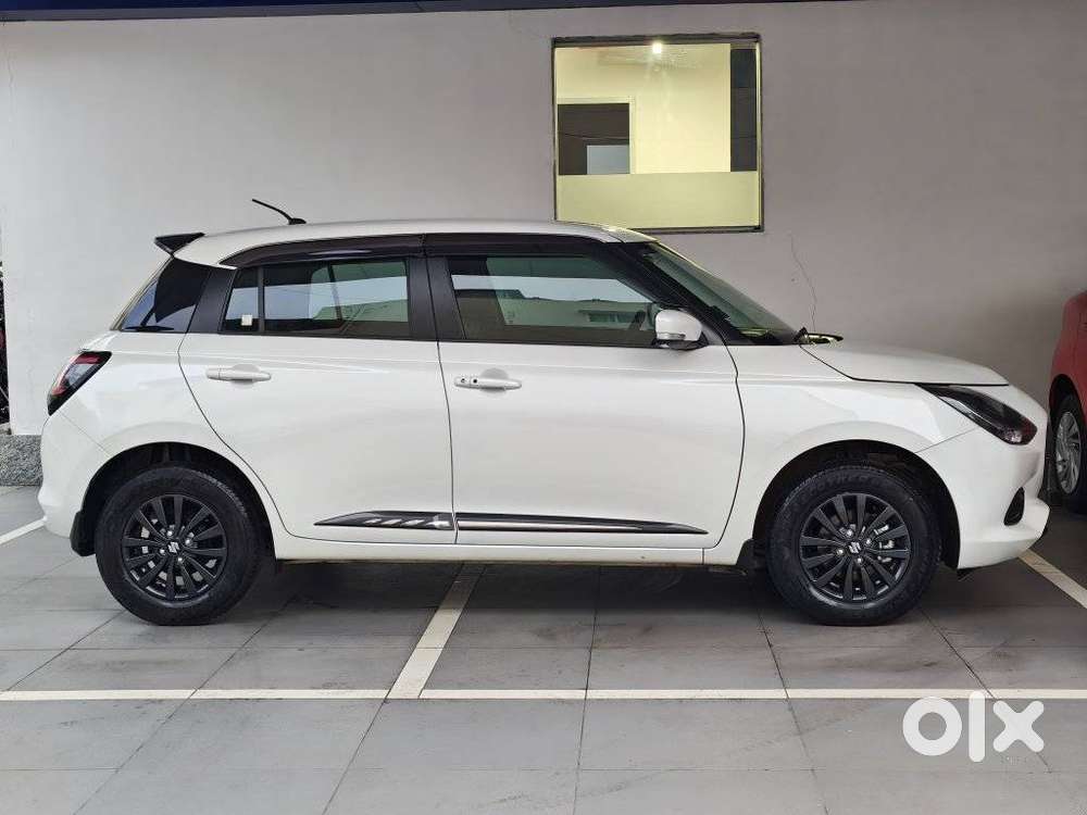 Maruti Suzuki Swift Vxi Optional, 2025, Petrol
