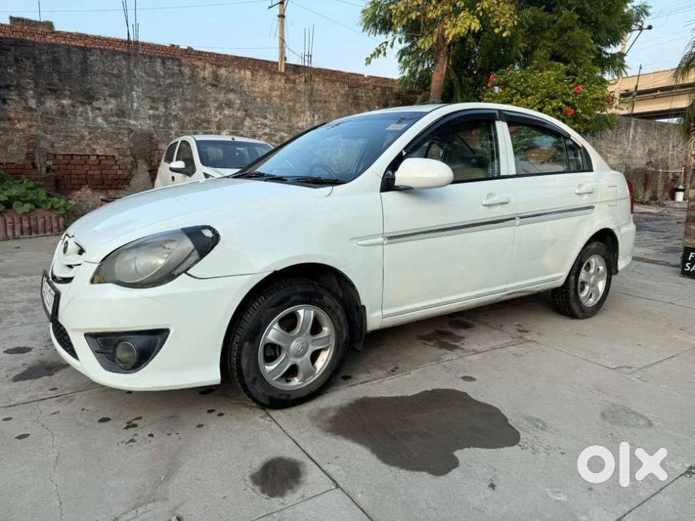 Hyundai Verna, 2011