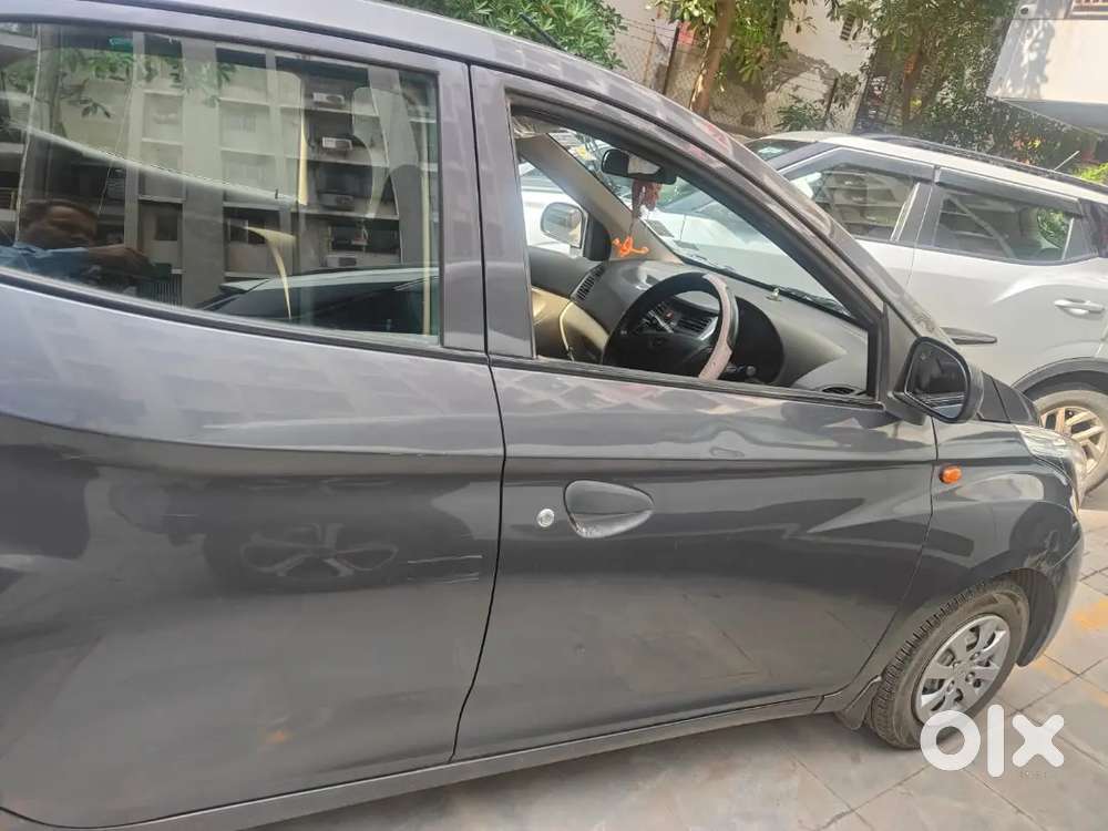 Hyundai Eon Petrol Manual 2016 Variant