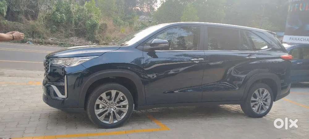 Toyota Innova Hycross 2026