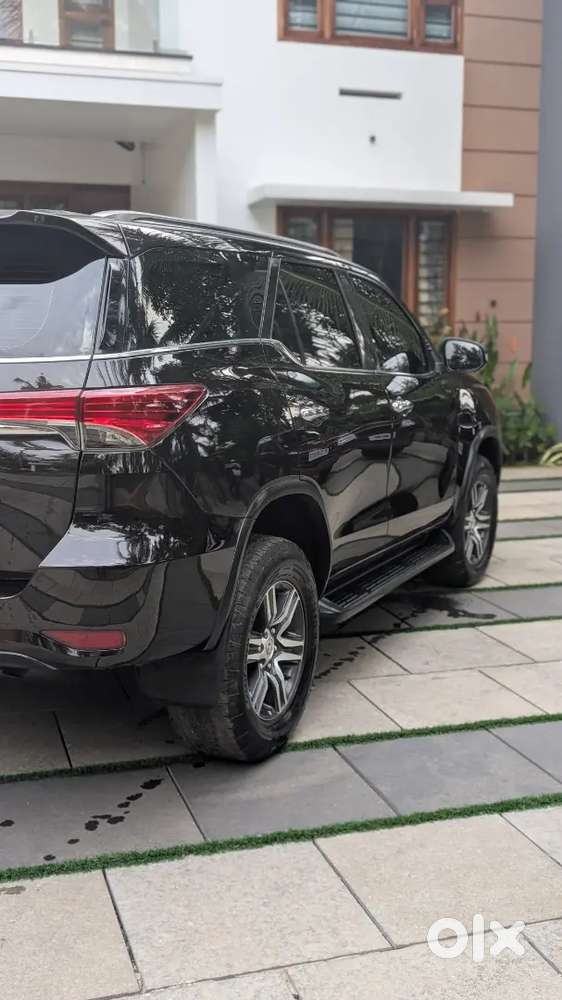 Toyota Fortuner Legender 2016 Diesel 176000 Km Driven