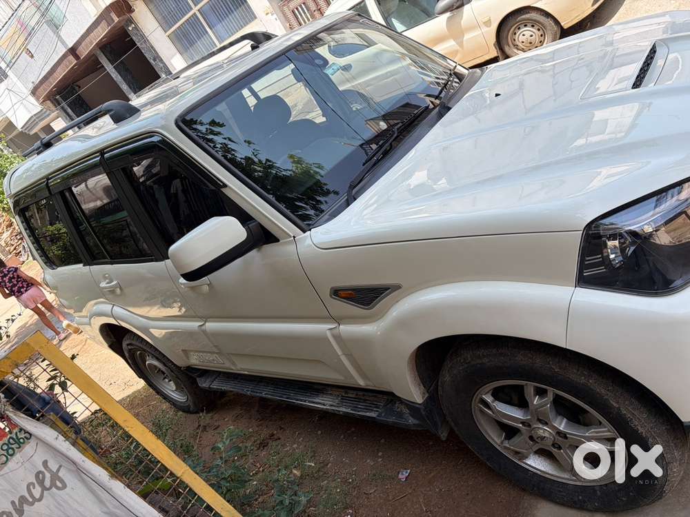 Mahindra Scorpio S10 2016