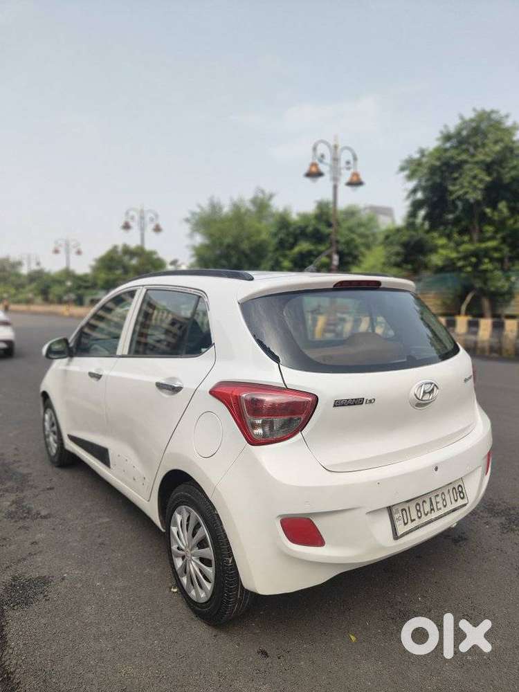 Hyundai Grand I10 Sportz, 2015, Petrol