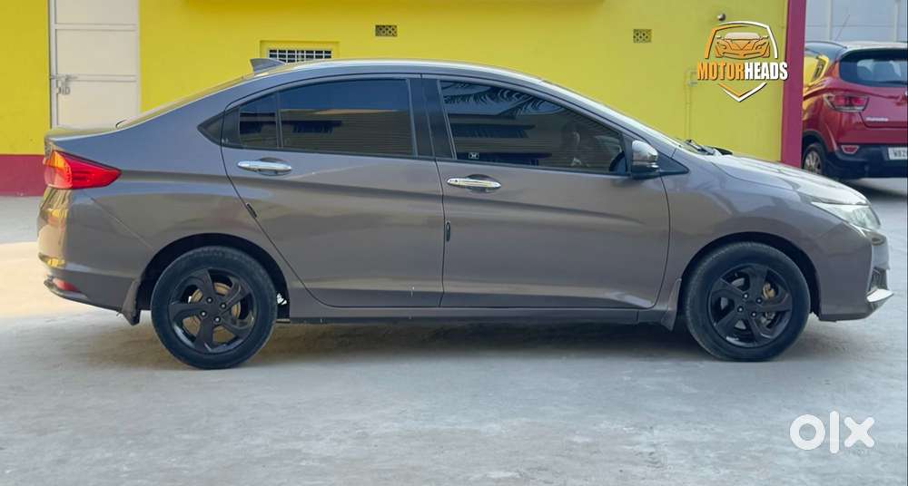 Honda City 1.5 V 5th Gen I-vtec Mt, 2016, Petrol
