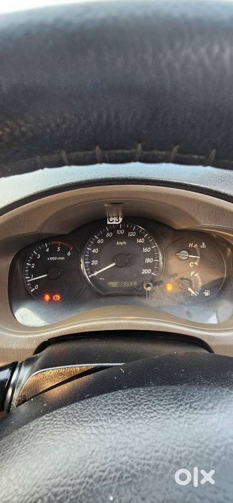 Toyota Innova 2.5 G (diesel) 8 Seater Bs Iv, 2015, Diesel