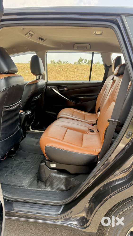 Toyota Innova Crysta 2.4 G Plus Mt 8 Str, 2021, Diesel