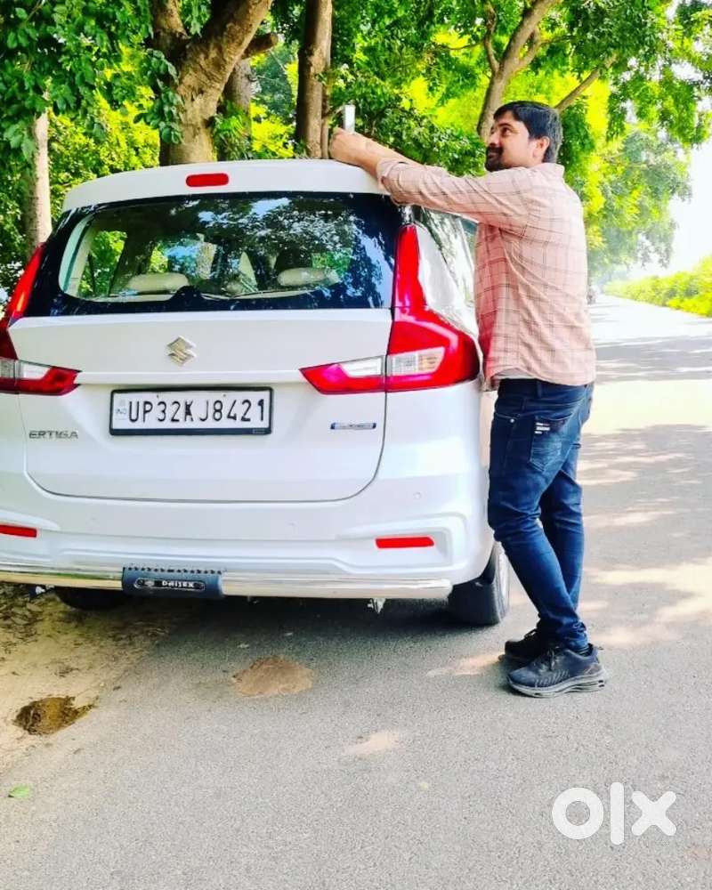 Me Apni Car Bech Raha Hu