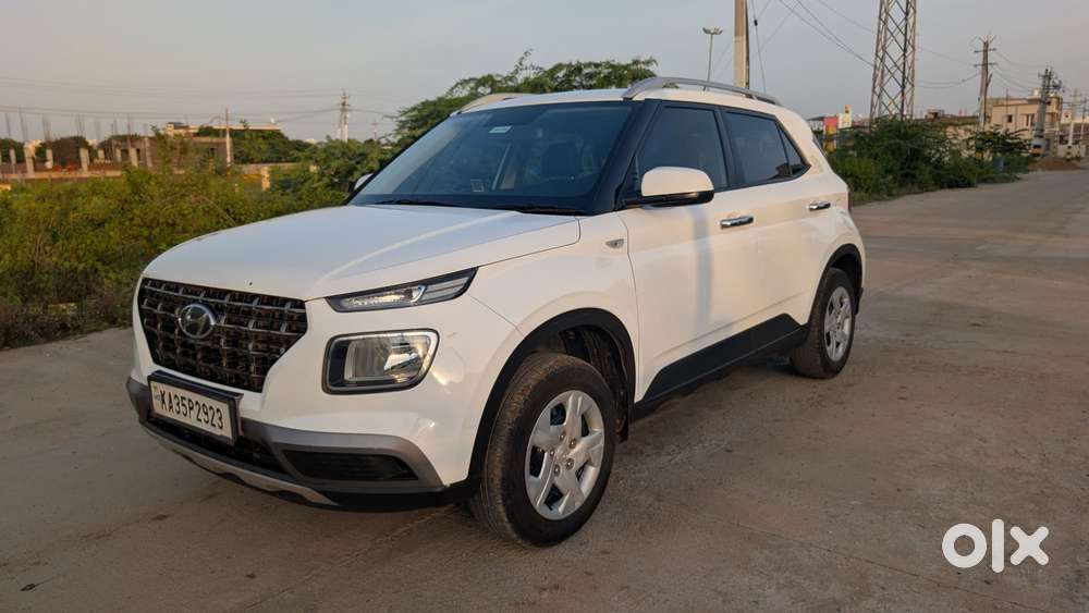 Hyundai Venue S (o) 1.2 Petrol Knight Edition, 2021, Cng & Hybrids