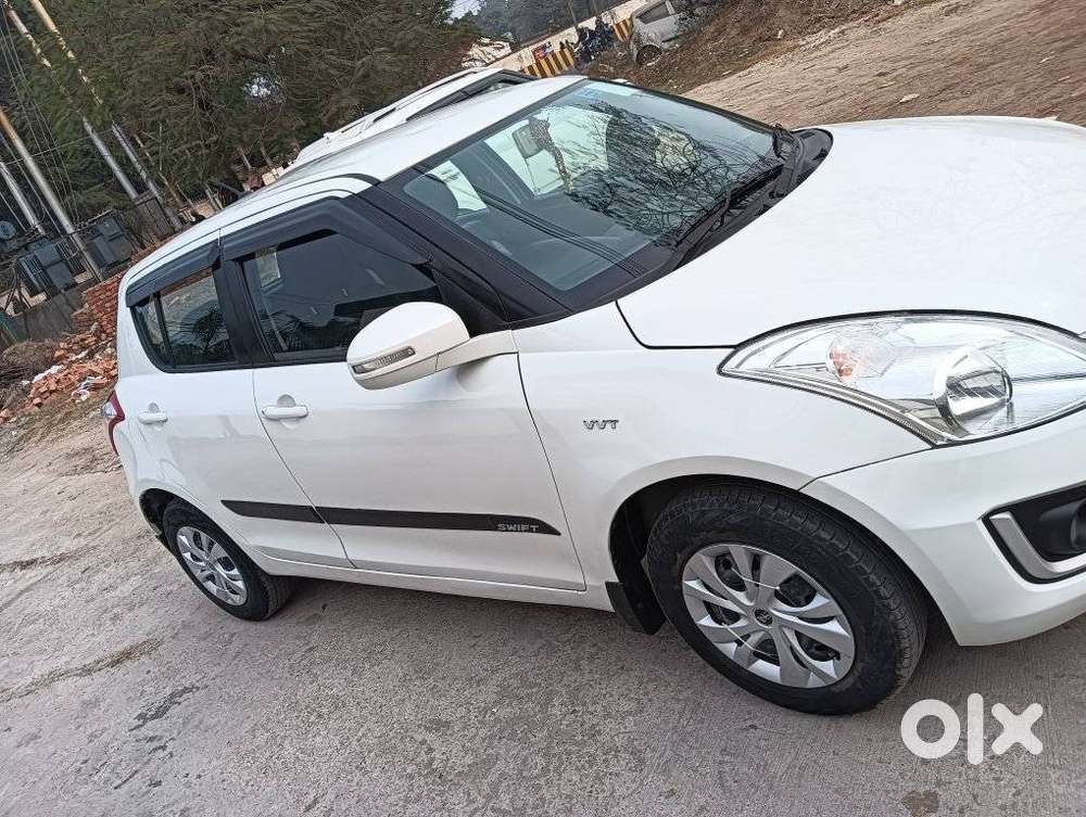 Maruti Suzuki Swift Vxi + Manual, 2017, Petrol